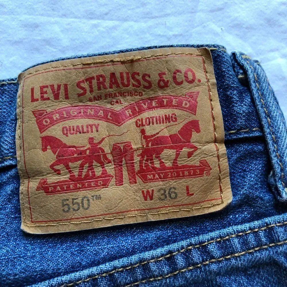 Levi's Men's jeans shorts Blue 550 36W  Excellent condition